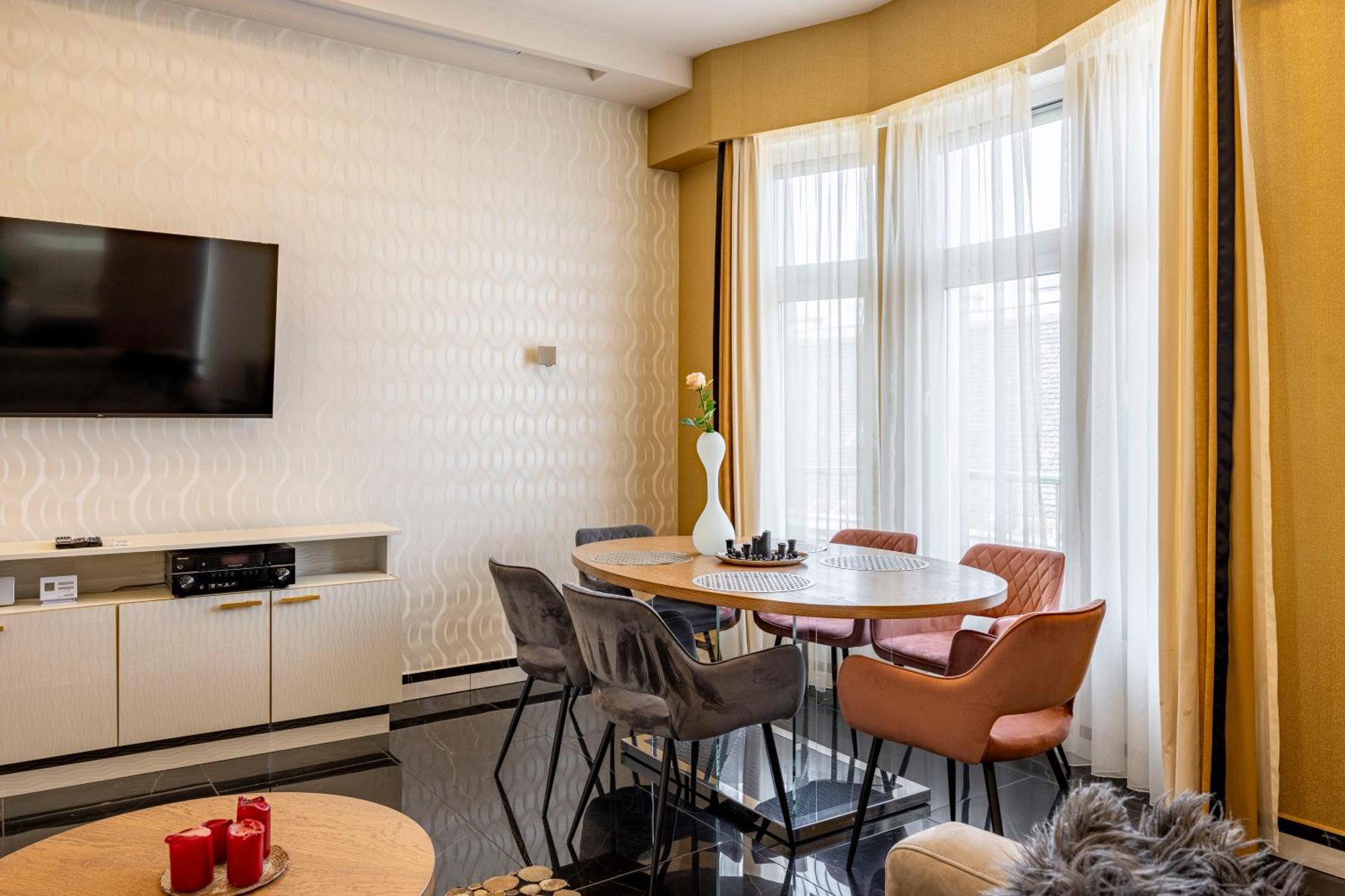 Luxury Royal Central Apartment By Prestige Homes Budapest Kültér fotó