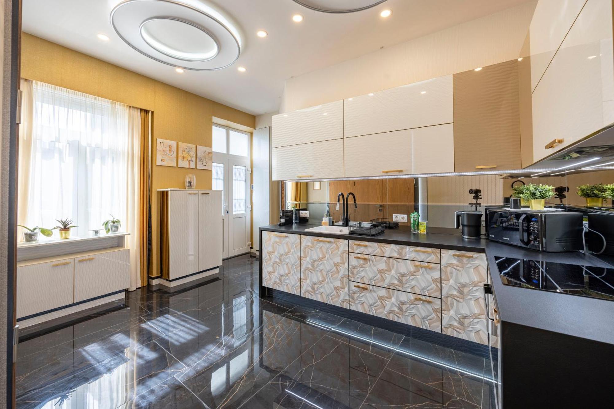 Luxury Royal Central Apartment By Prestige Homes Budapest Kültér fotó